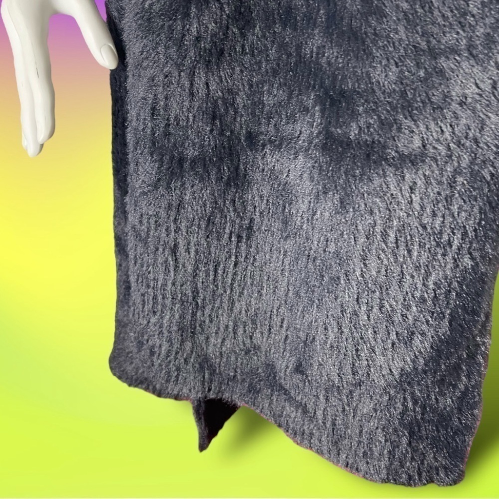 Banana Republic Black Fluffy Scarf EUC - Picture 4 of 6